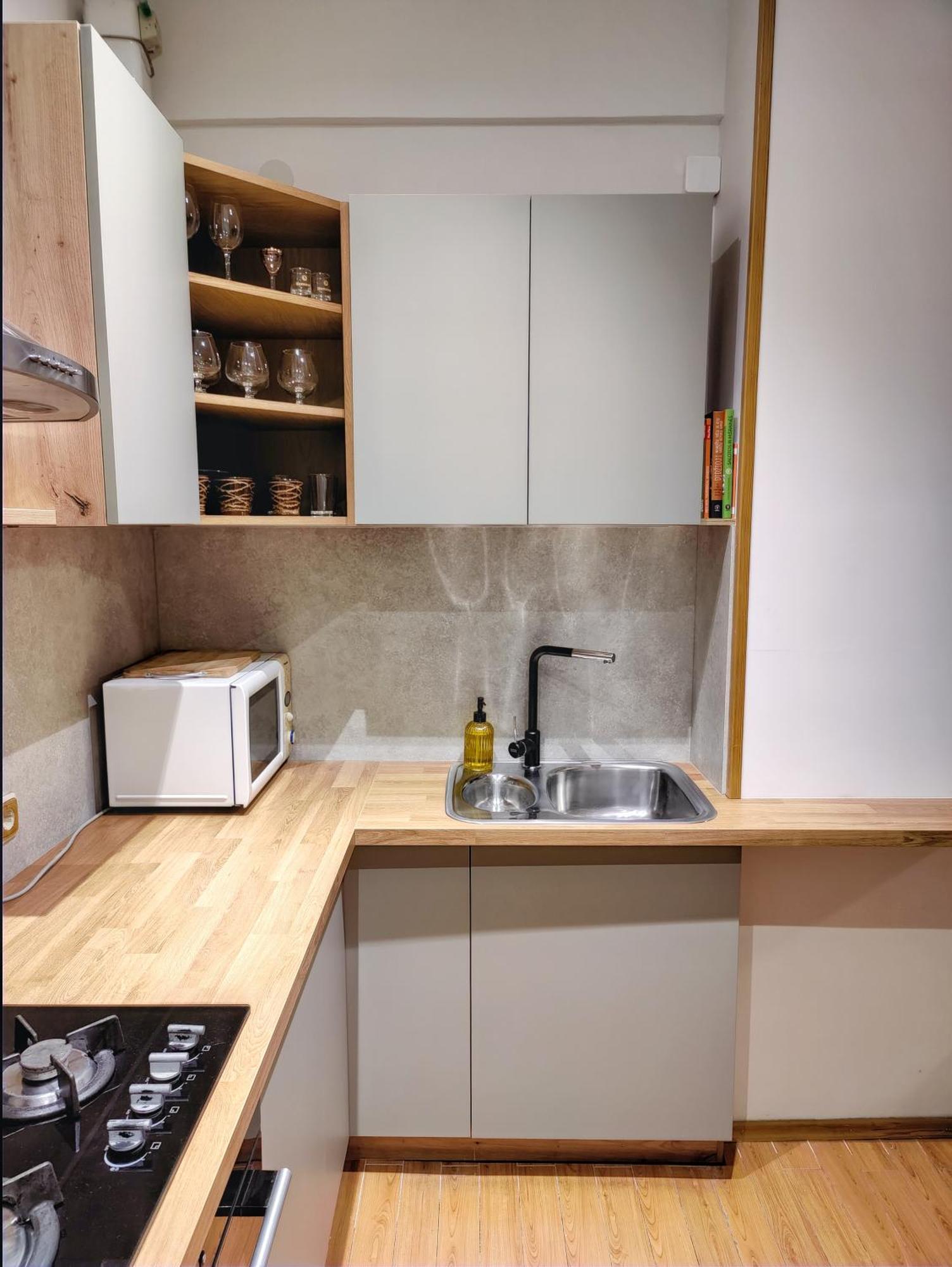 Spacious Near Old Town Apartment
